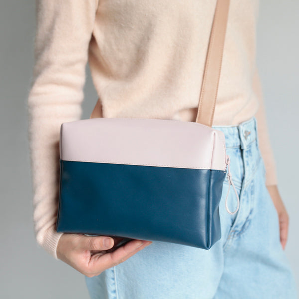 alexbender-Handtasche Box echt Leder Blau / Blush / Hellbraun in Berlin kaufen